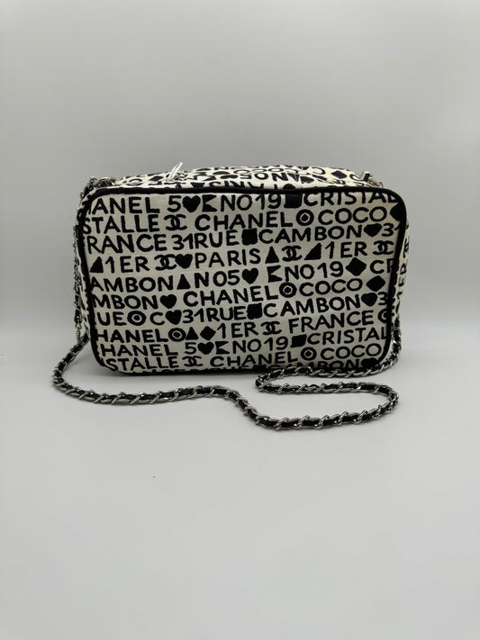 Authentic CHANEL 31 Rue Cambon Giveaway Cosmetic Bag