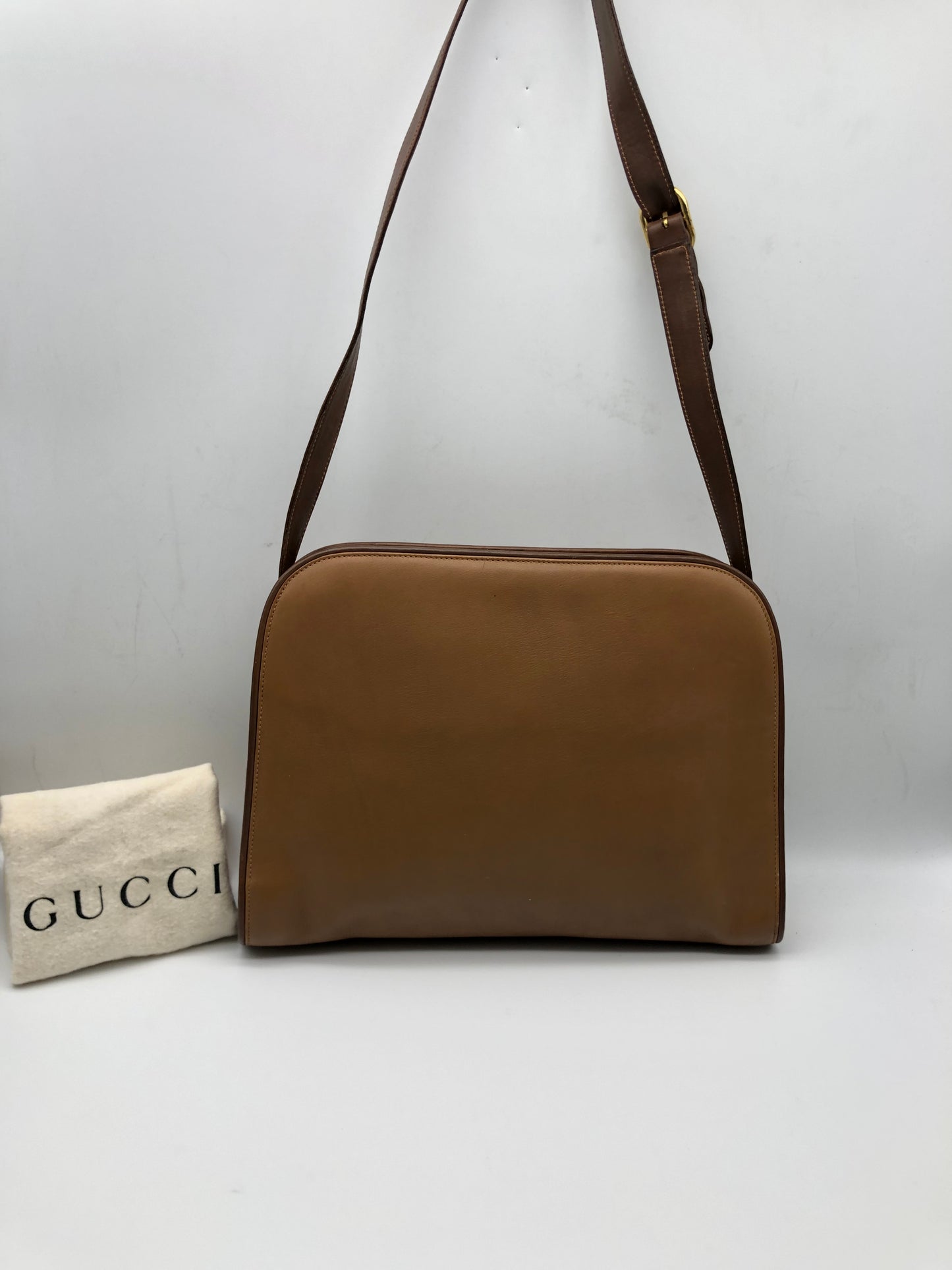 Authentic GUCCI Vintage Caramel Brown Leather Shoulder Bag