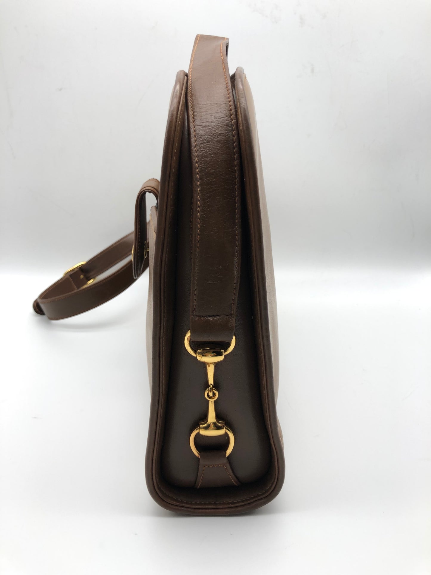 Authentic GUCCI Vintage Caramel Brown Leather Shoulder Bag