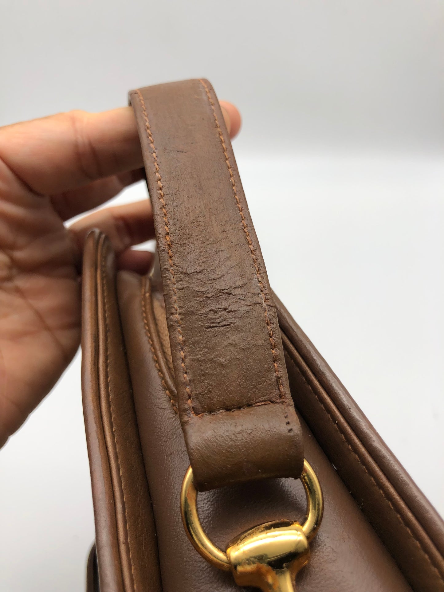 Authentic GUCCI Vintage Caramel Brown Leather Shoulder Bag