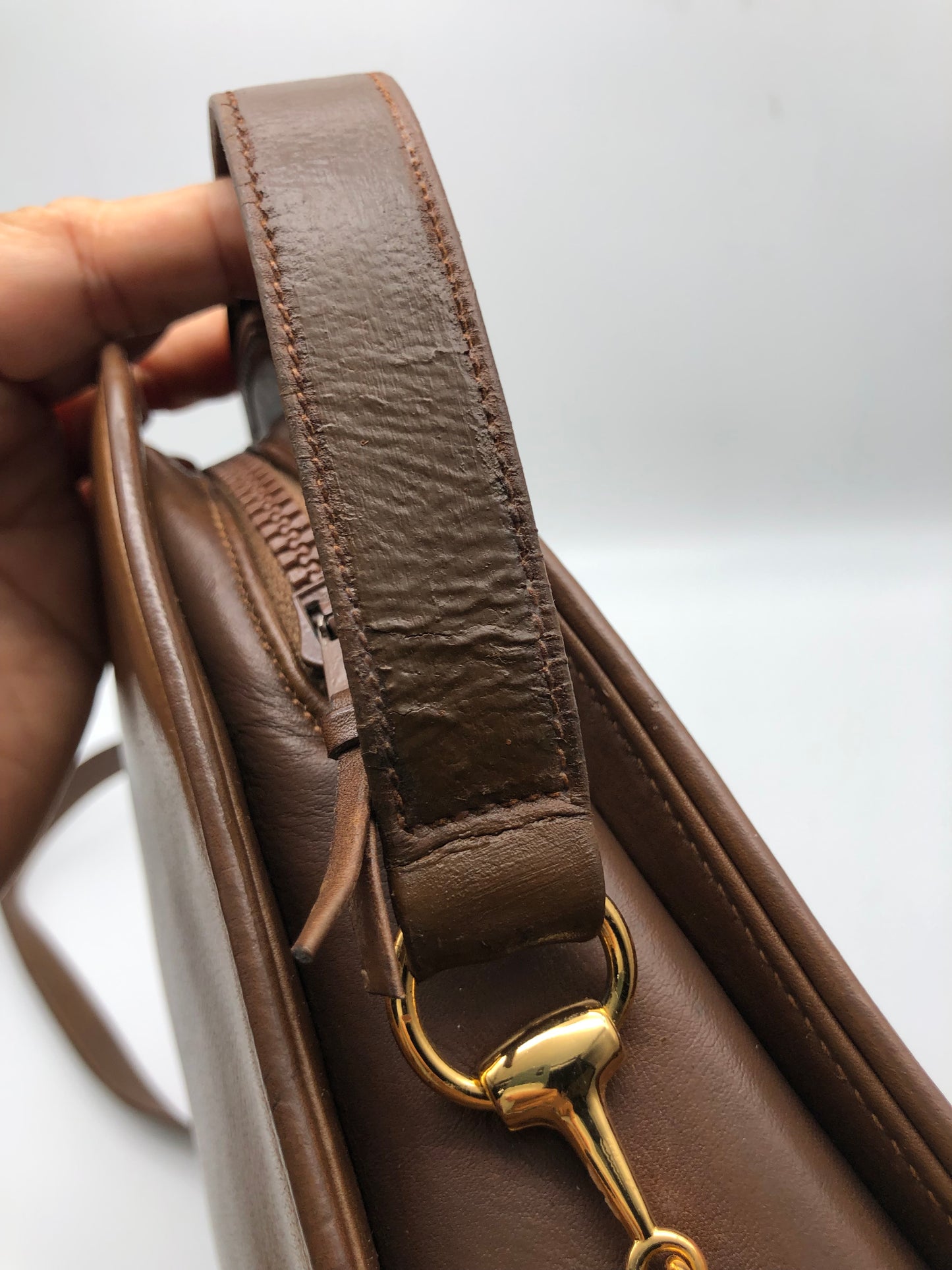 Authentic GUCCI Vintage Caramel Brown Leather Shoulder Bag
