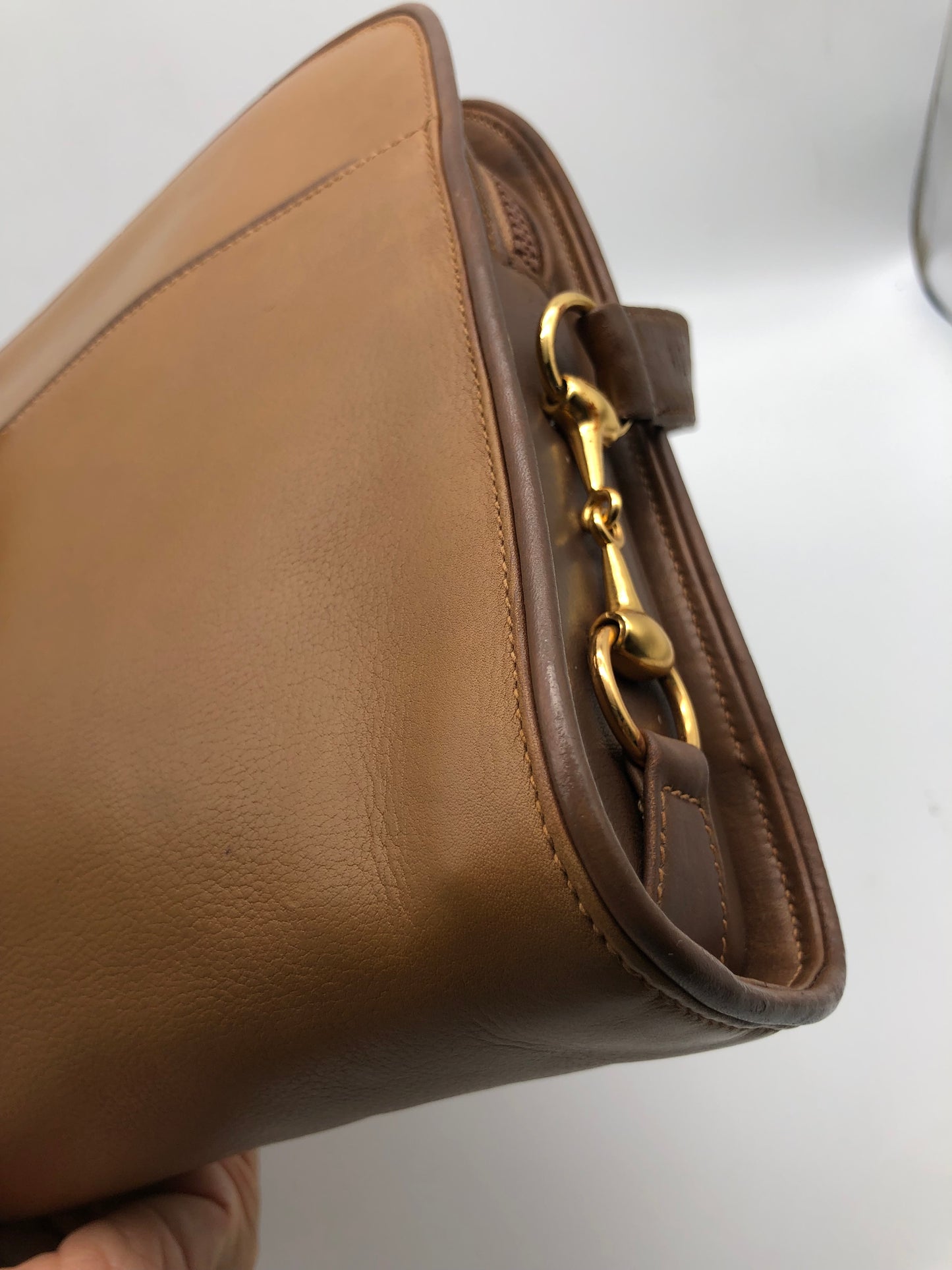 Authentic GUCCI Vintage Caramel Brown Leather Shoulder Bag