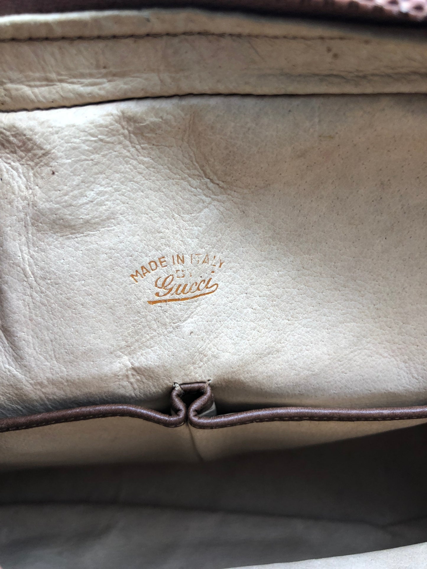 Authentic GUCCI Vintage Caramel Brown Leather Shoulder Bag