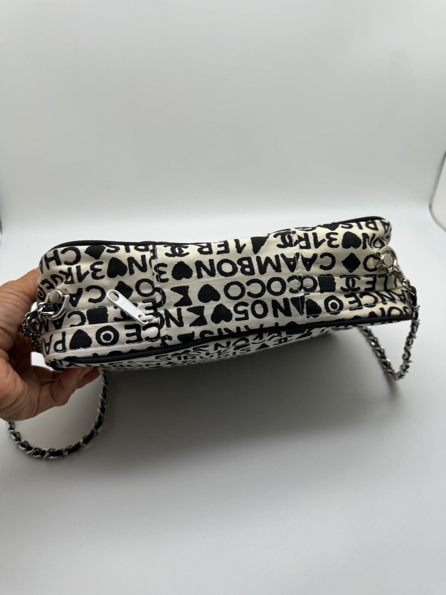Authentic CHANEL 31 Rue Cambon Giveaway Cosmetic Bag