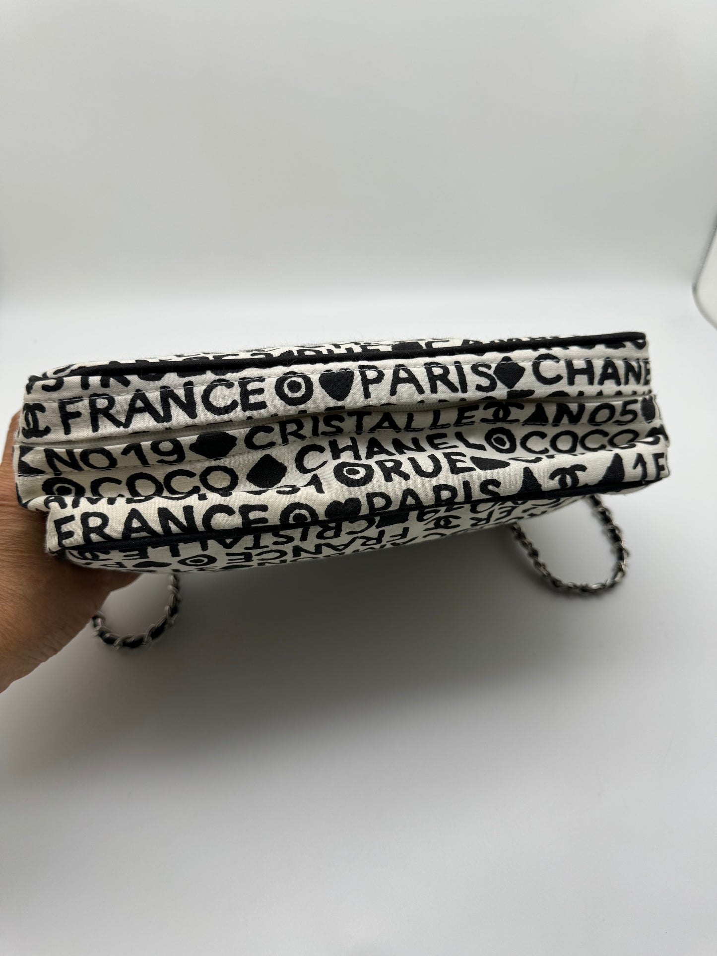 Authentic CHANEL 31 Rue Cambon Giveaway Cosmetic Bag