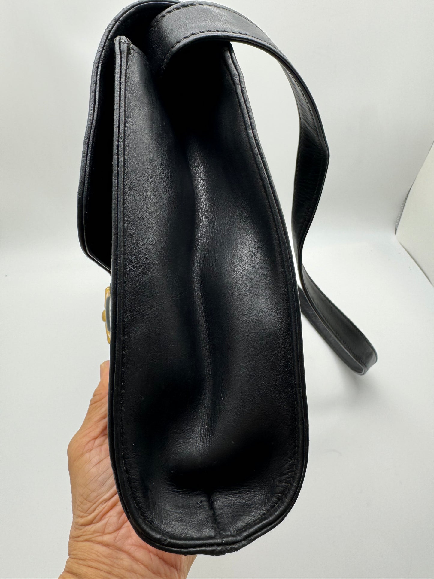 Authentic GUCCI Vintage Horsebit Black Leather Shoulder Bag