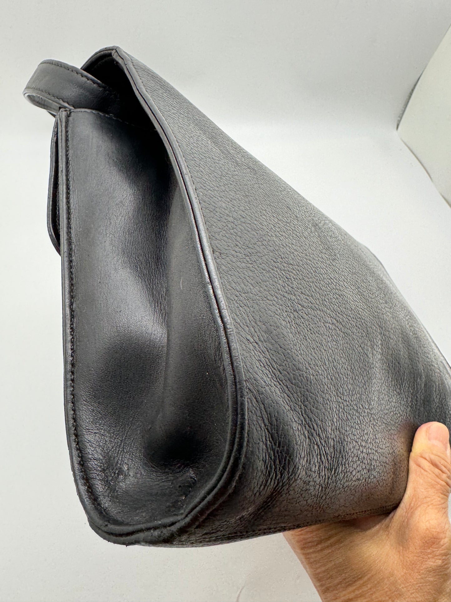 Authentic GUCCI Vintage Horsebit Black Leather Shoulder Bag