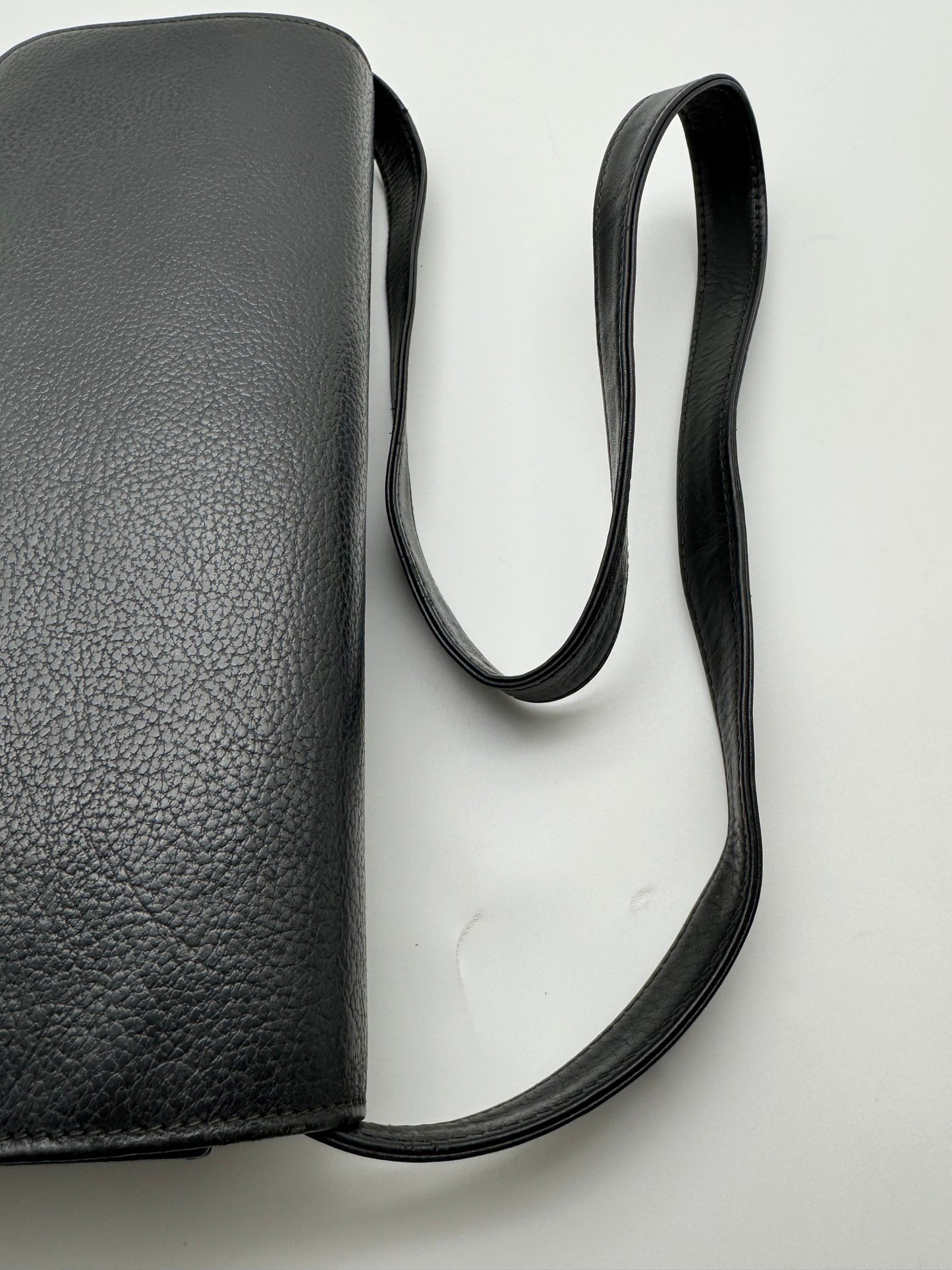 Authentic GUCCI Vintage Horsebit Black Leather Shoulder Bag