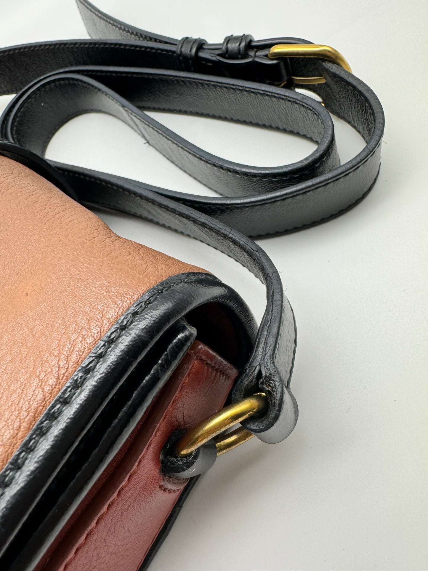 Authentic Yves Saint Laurent Chyc Y Sling Shoulder Bag