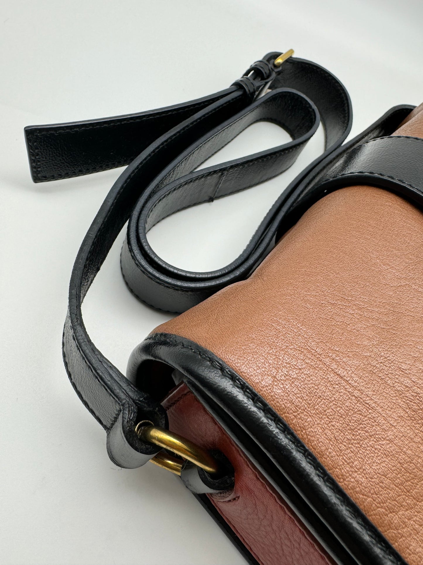 Authentic Yves Saint Laurent Chyc Y Sling Shoulder Bag