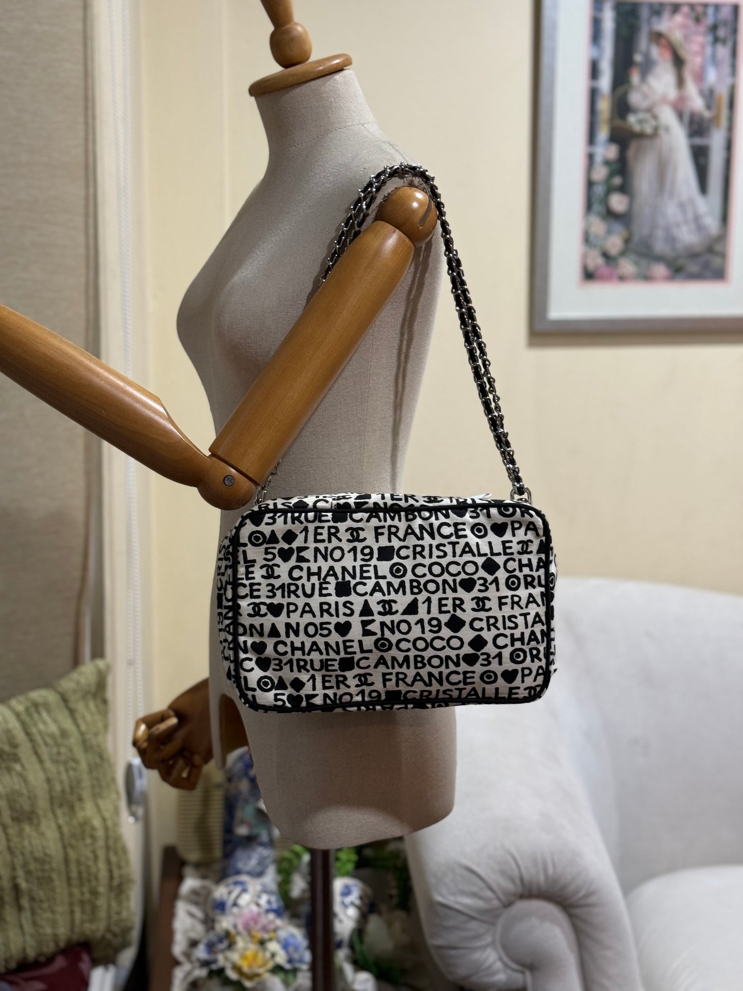 Authentic CHANEL 31 Rue Cambon Giveaway Cosmetic Bag