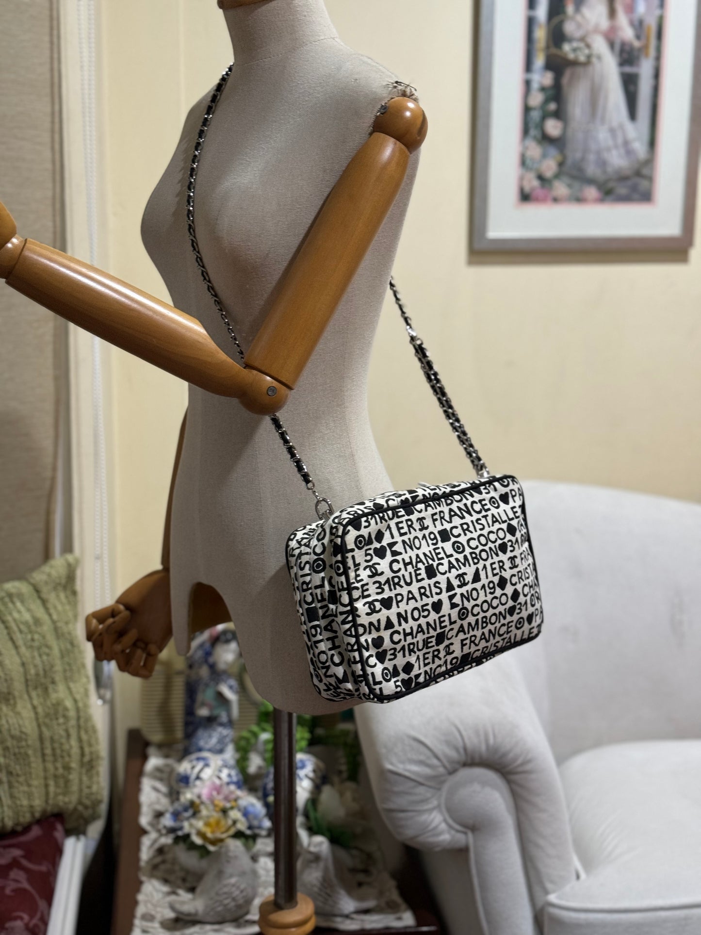 Authentic CHANEL 31 Rue Cambon Giveaway Cosmetic Bag